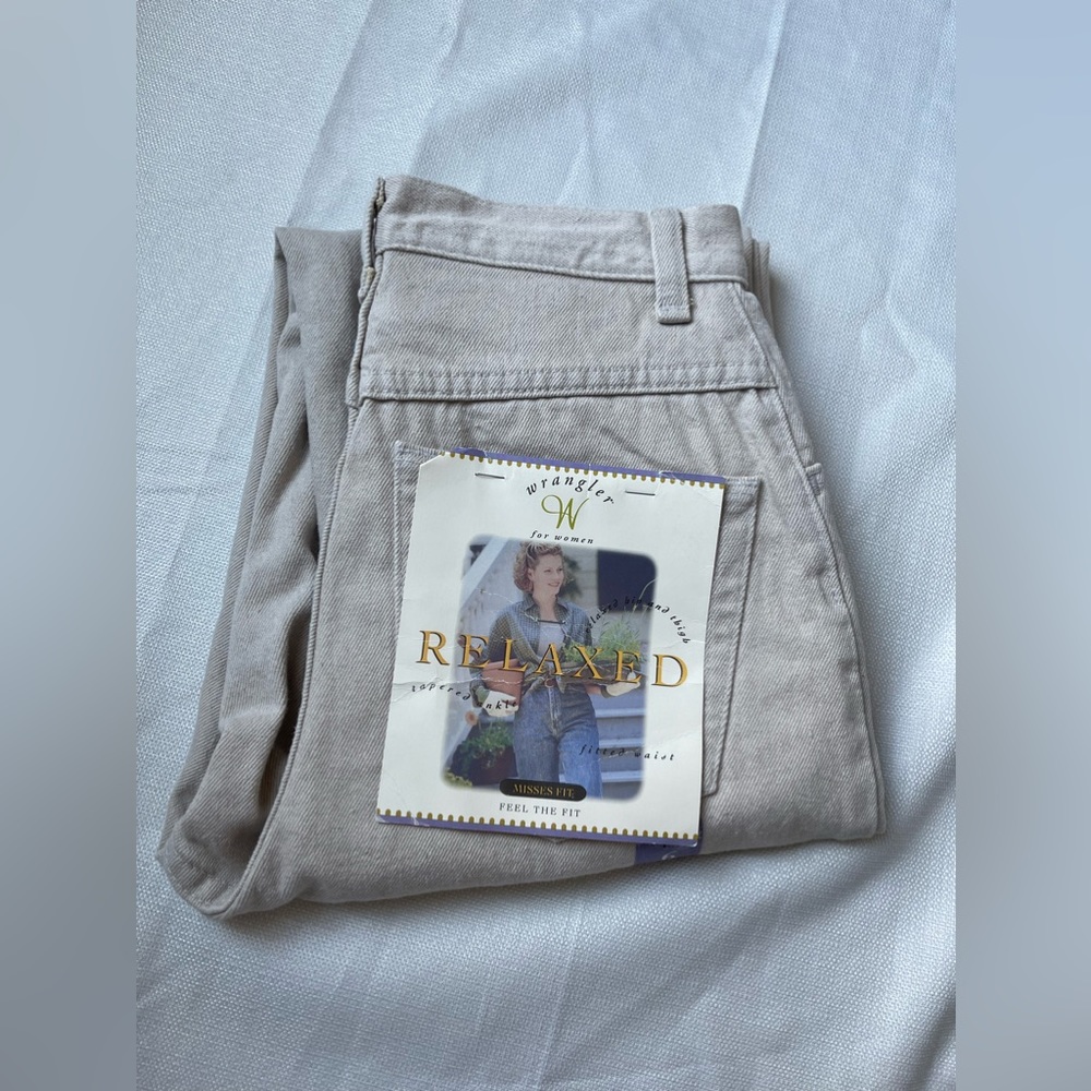#17 Vintage Wrangler Misses Fit 6 Short Runs Small